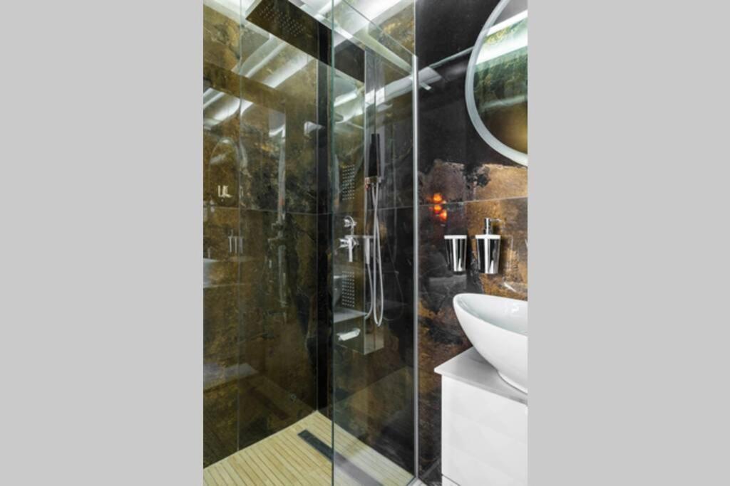 Ksquared, Nilie Hospitality Mgmt Apartment Tesalonika Bagian luar foto